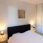 Royan - CONFORTABLE APPARTEMENT - TERRASSE et JARDINET PRIVATIF - WIFI