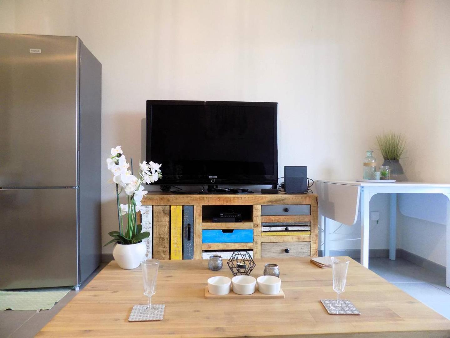 - Confortable - Terrasse Et Jardinet Privatif - Wifi Appartement
