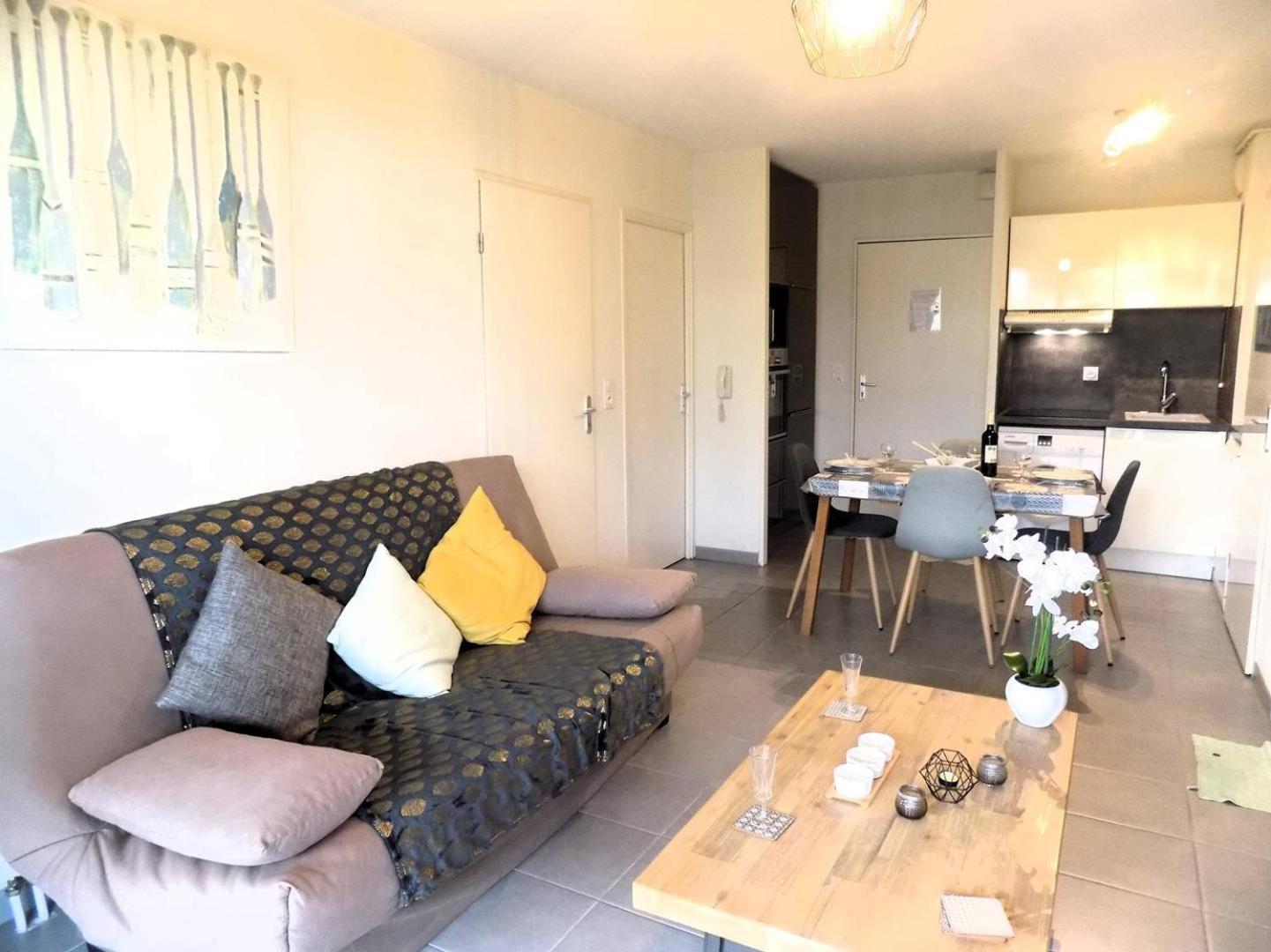 - Confortable - Terrasse Et Jardinet Privatif - Wifi Appartement